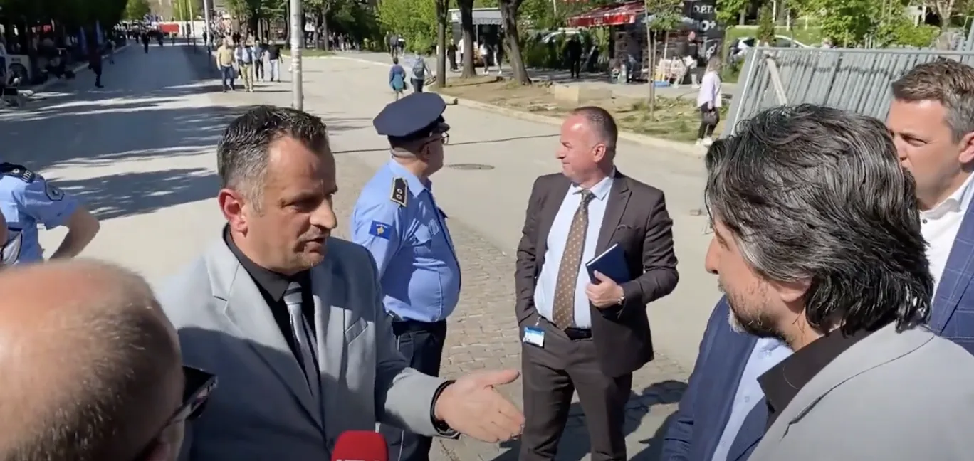 “Sherr shqiptarësh” në Prishtinë. Rama nuk tërhiqet, policia e Kurtit e bllokon